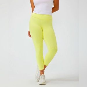 Outdoor Voices Women’s Tech Sweat Classic 3/4 Leggings Size Small in Neon Yellow